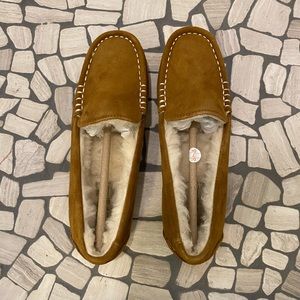 Kookaburra by UGG moccasin